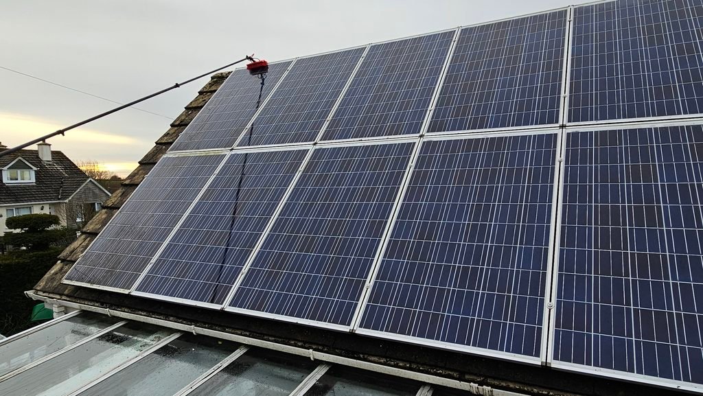 Solar panel cleaning Cornwall – professional solar panel cleaning